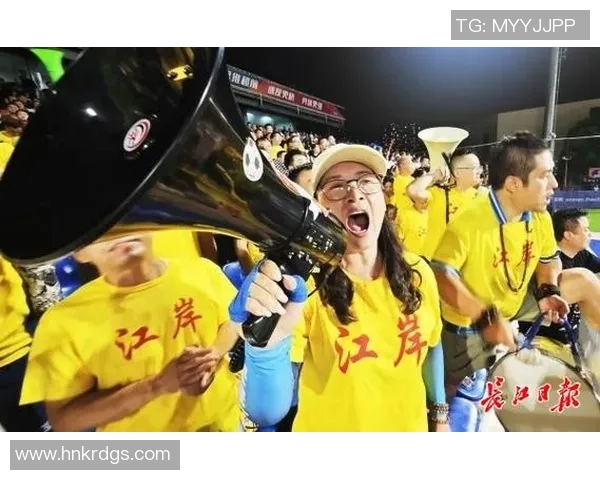 武汉足球队团队协作变革引发热议助力球队崛起与发展